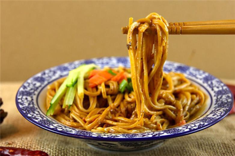 麦鑫隆热干面
